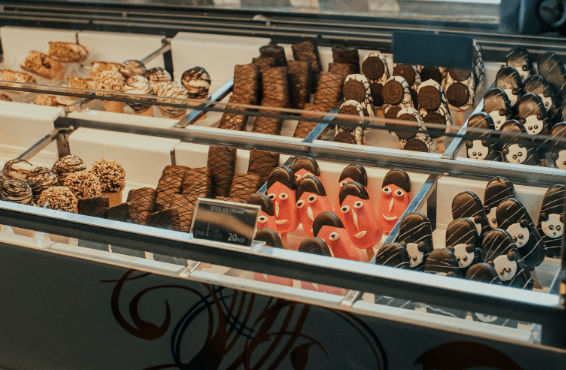Exploring Traditional Food Markets in Dubai: A Culinary Adventure - SimCorner®