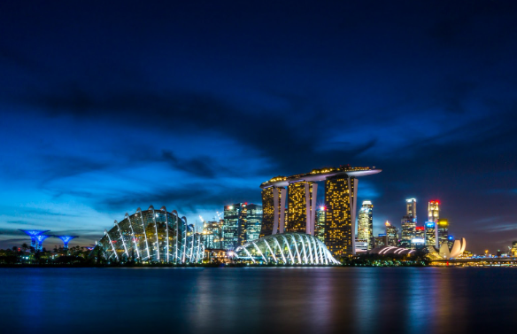 Singapore's Skyline at Night: Revel in the Spectacular Views