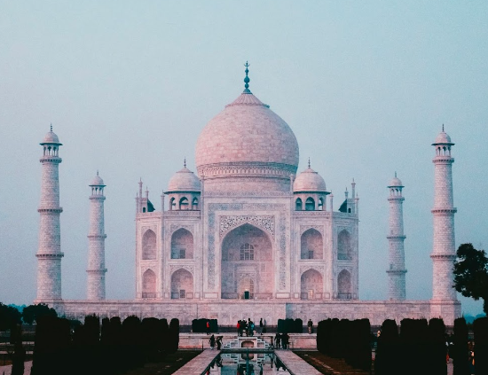 Witnessing the Taj Mahal at Sunrise: An Unforgettable Experience