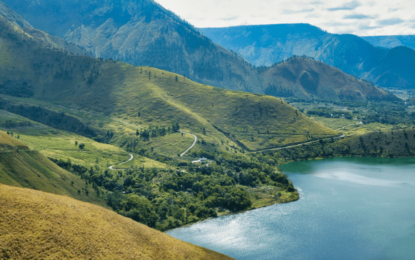 Exploring Scenic Beginner Trails in Sumatra: A Nature Lover's Guide
